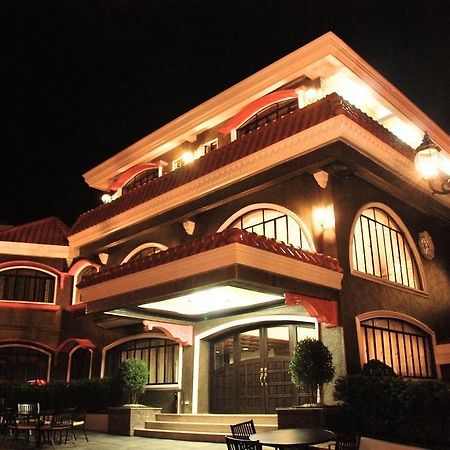 Iriga Plaza Hotel Eksteriør billede