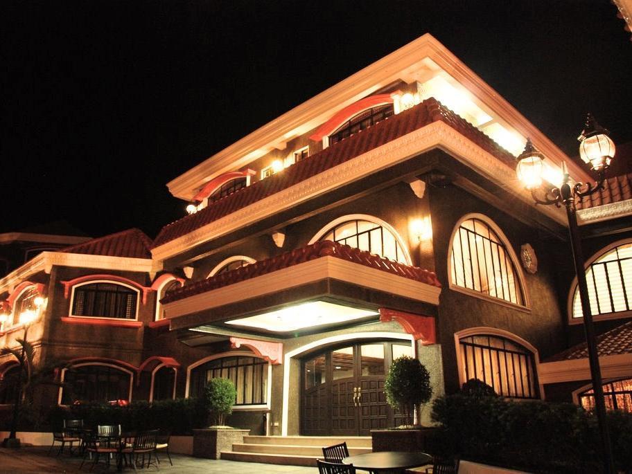 Iriga Plaza Hotel Eksteriør billede